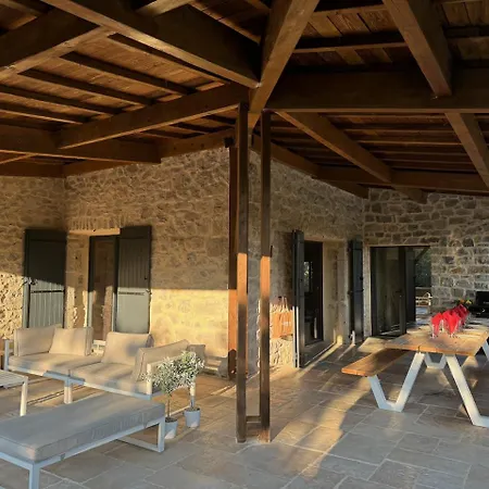 Villa Luxurious Family House With Pool In Ardeche. Les Vans