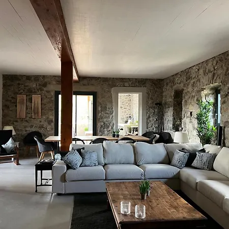 Villa Luxurious Family House With Pool In Ardeche. *