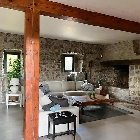 Villa Luxurious Family House With Pool In Ardeche. *